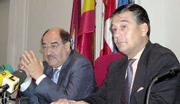 Crescencio MartÃ­n Pascual (Izq) y Javier RodrÃ­guez (Dcha) en una imagen de archivo