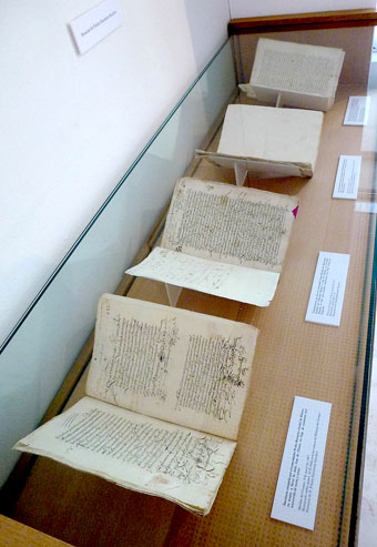 Algunos de los manuscritos donados al Museo de las Ferias.