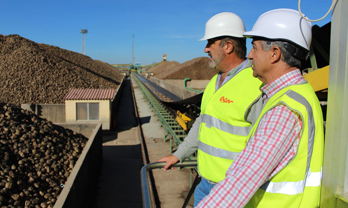 RamÃ³n Bocos y Justino Medrano, durante su visita a las instalaciones de Acor.